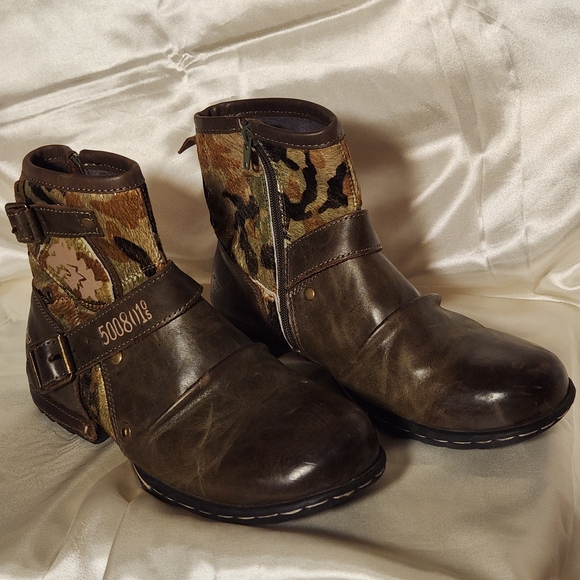 OTTO Brown and Camouflage Leather Boots - Picture 2 of 16